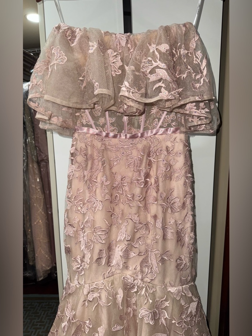 NWOT- Ellie Wilde Mon Cheri Blush Pink Off-Shoulder Lace Mermaid Gown - Picture 5 of 7